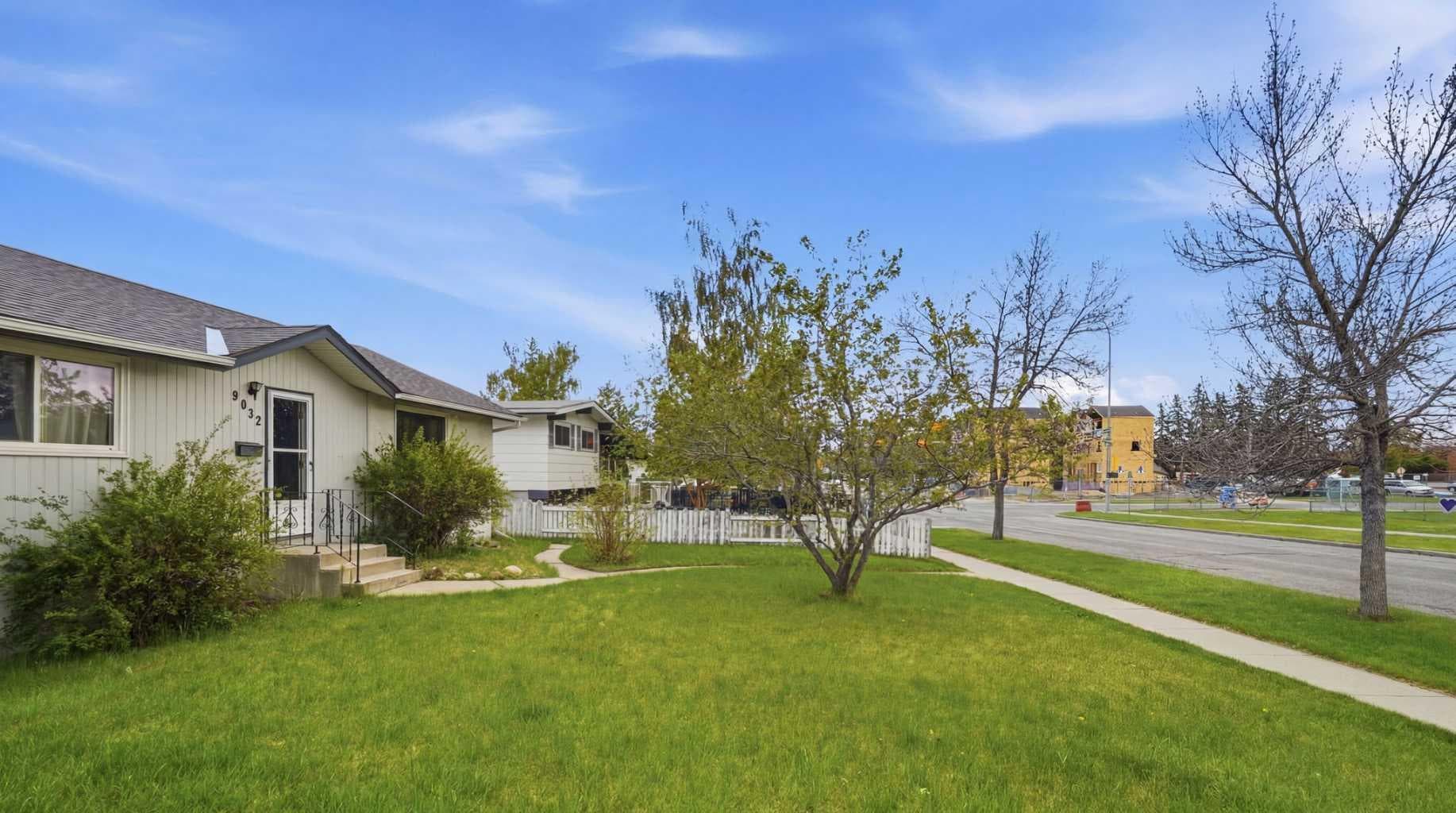 9032 Fairmount Drive SE