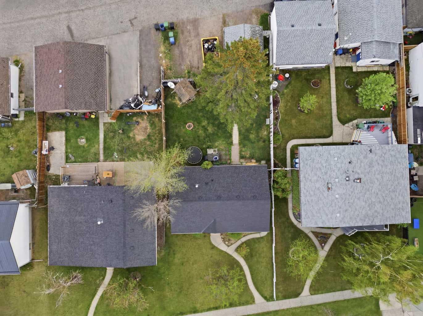 9032 Fairmount Drive SE