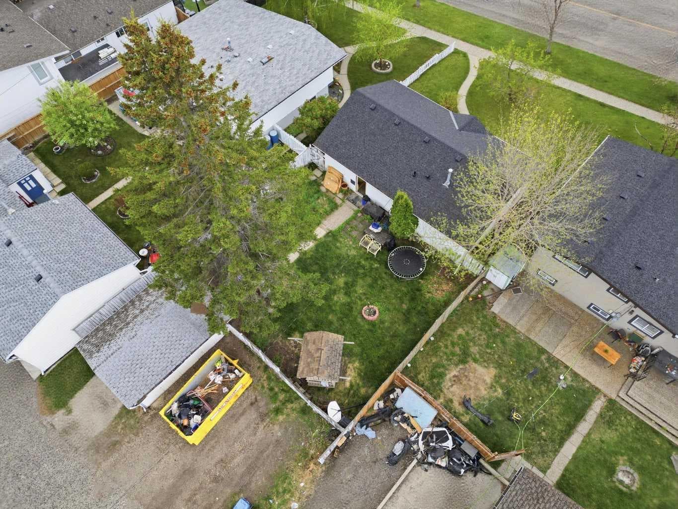 9032 Fairmount Drive SE