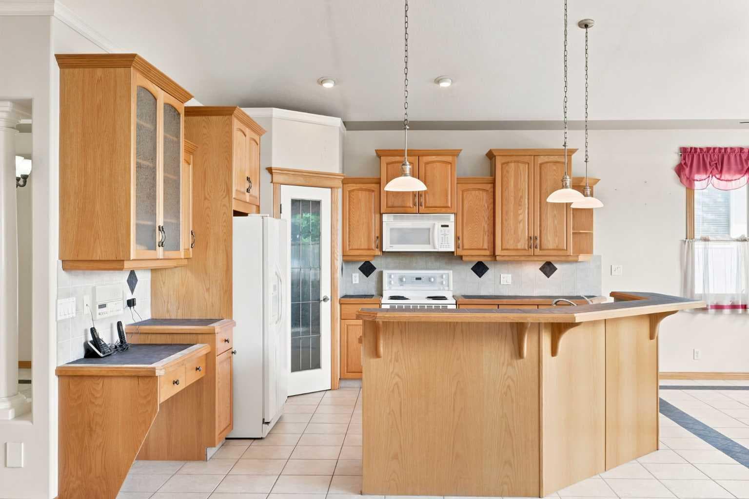 16 Arbour Estates View NW