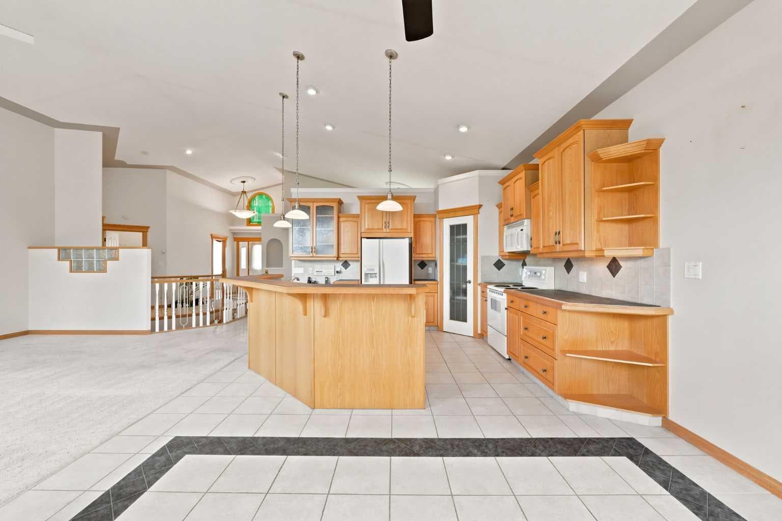 16 Arbour Estates View NW