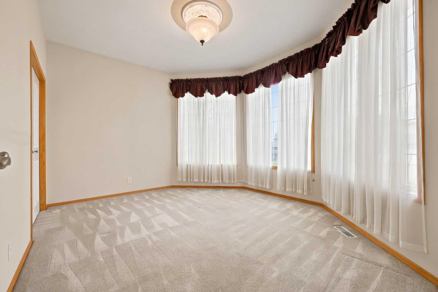 16 Arbour Estates View NW