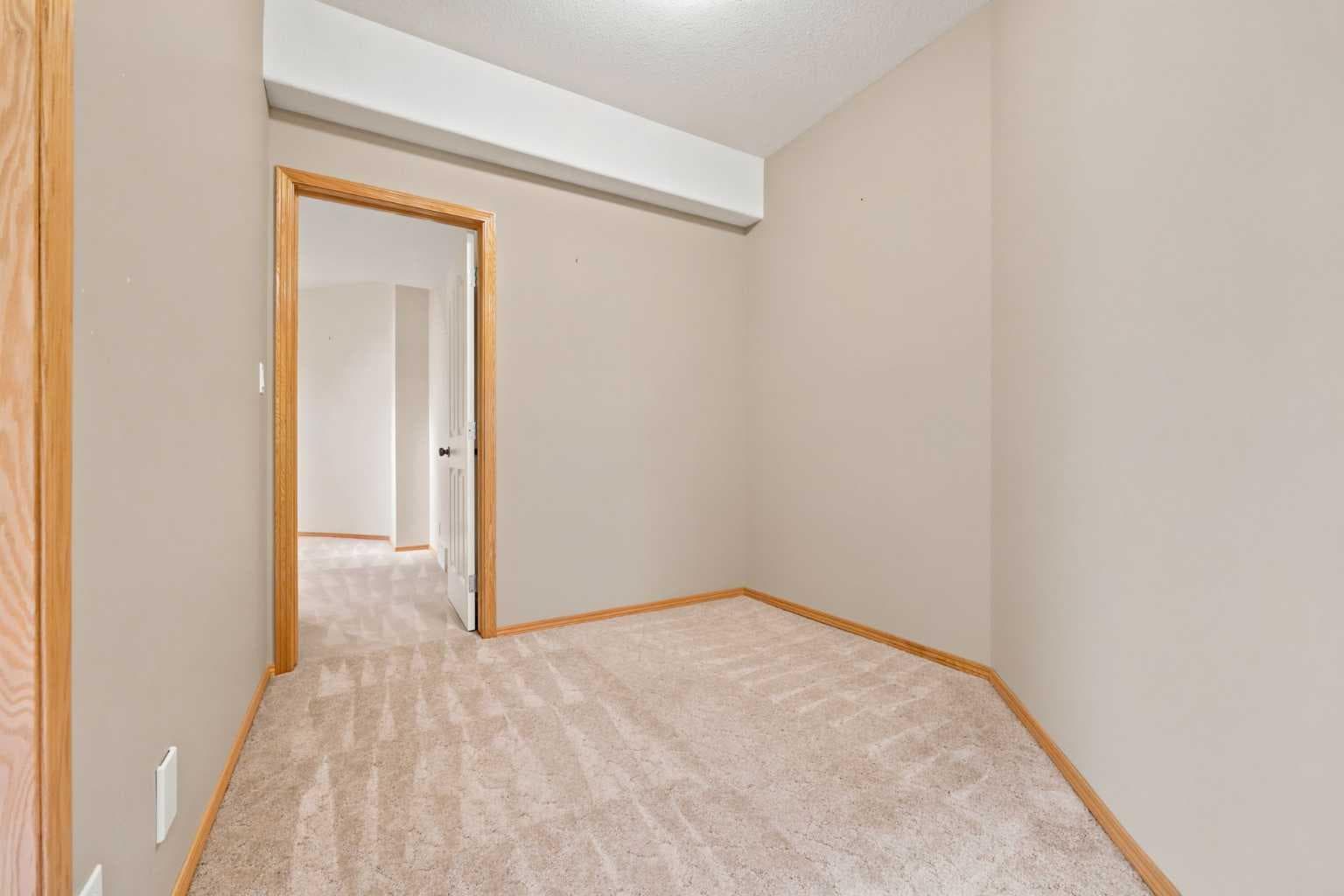16 Arbour Estates View NW