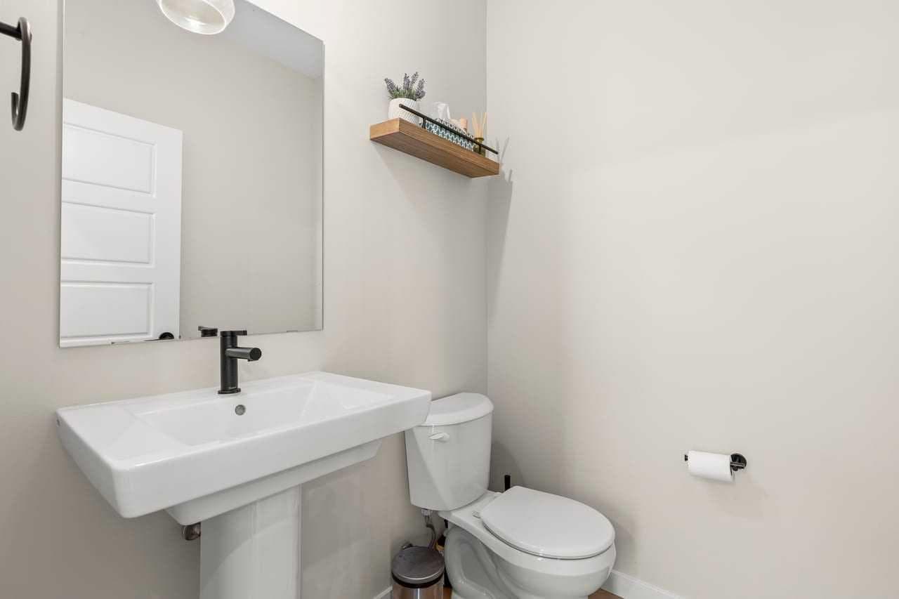 45 Savoy Landing SE