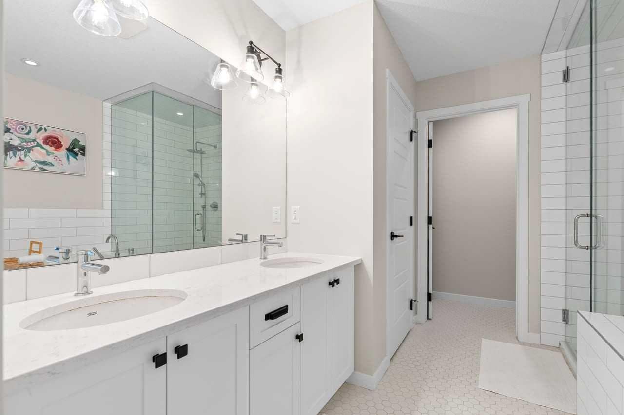 45 Savoy Landing SE