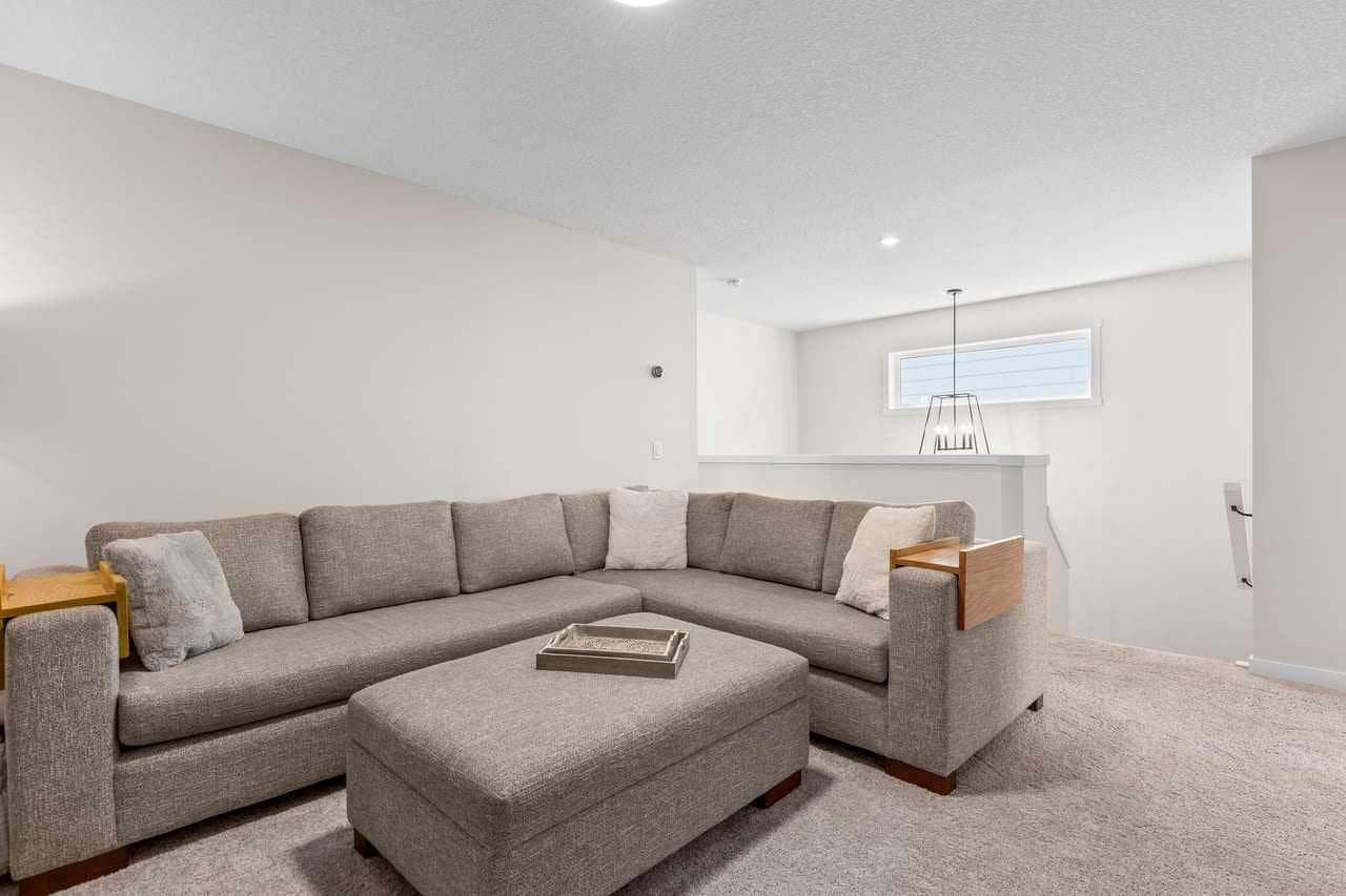 45 Savoy Landing SE
