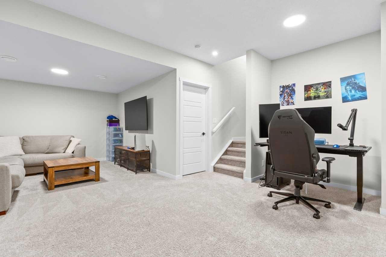 45 Savoy Landing SE