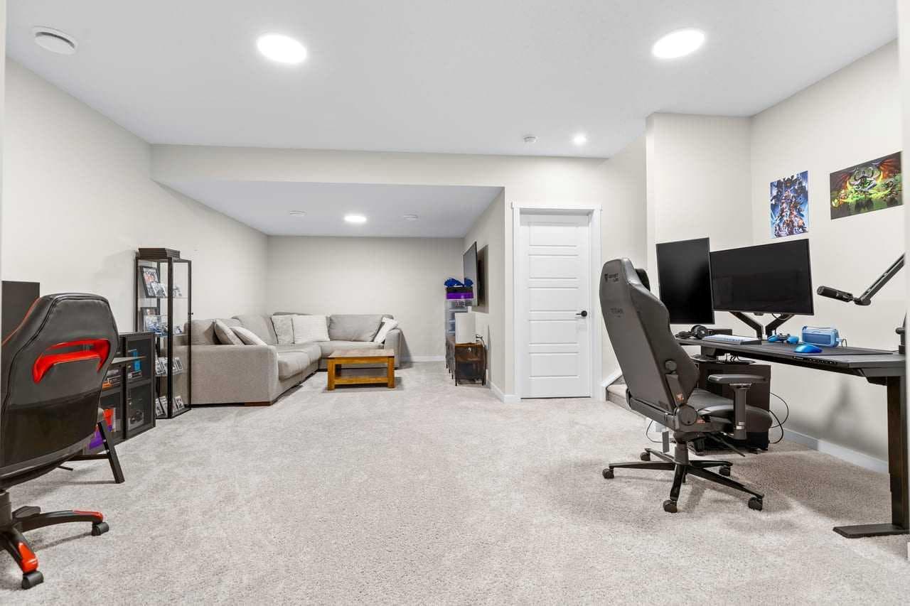 45 Savoy Landing SE