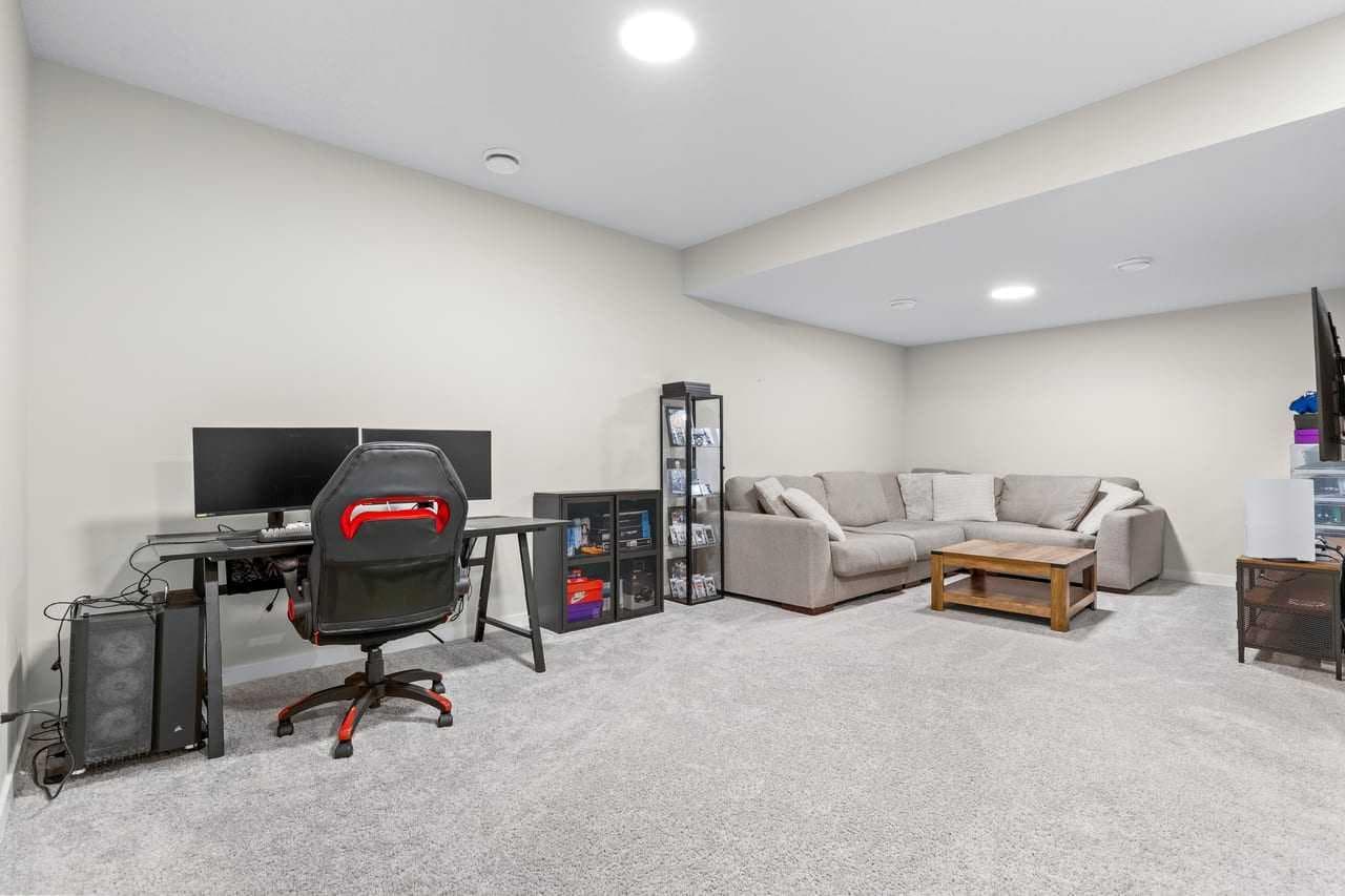 45 Savoy Landing SE