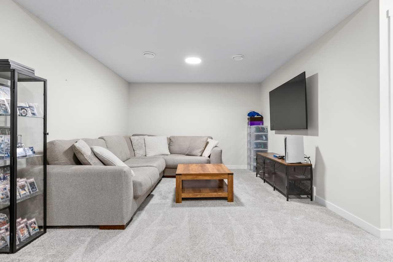 45 Savoy Landing SE