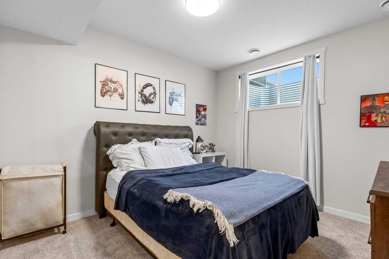 45 Savoy Landing SE