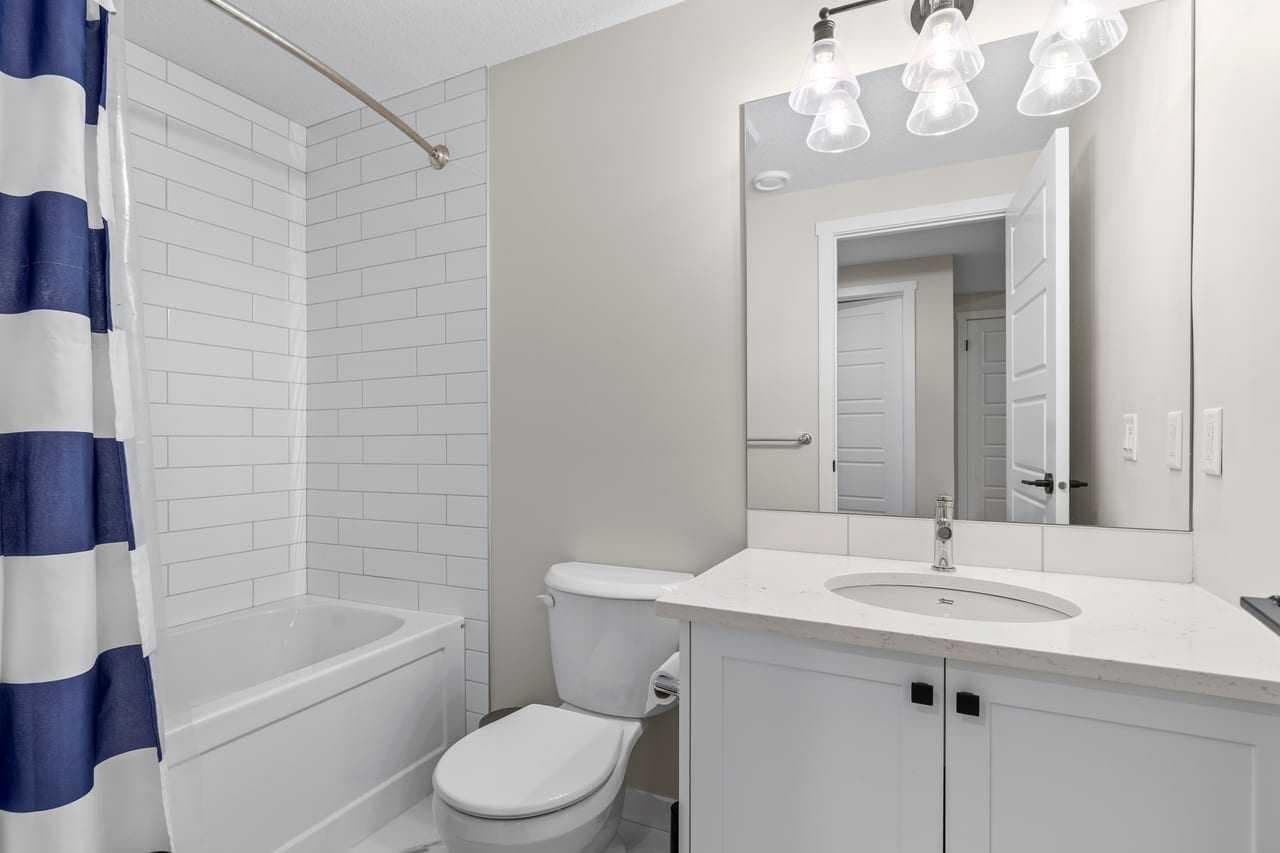 45 Savoy Landing SE
