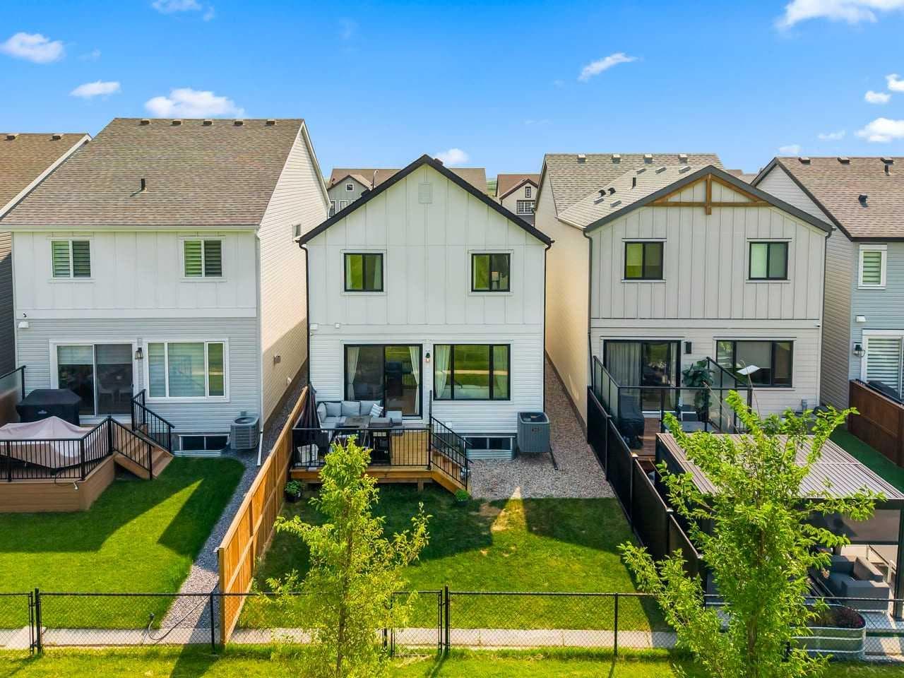 45 Savoy Landing SE