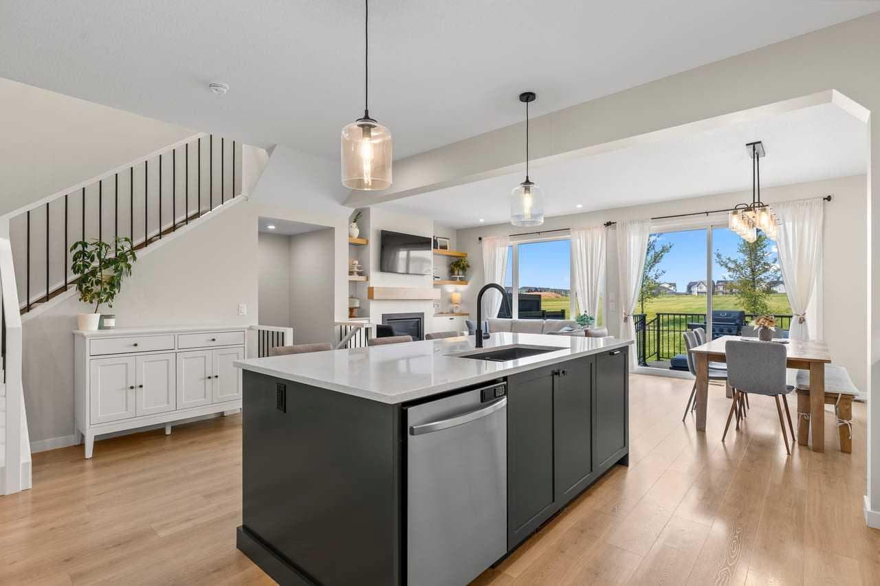 45 Savoy Landing SE