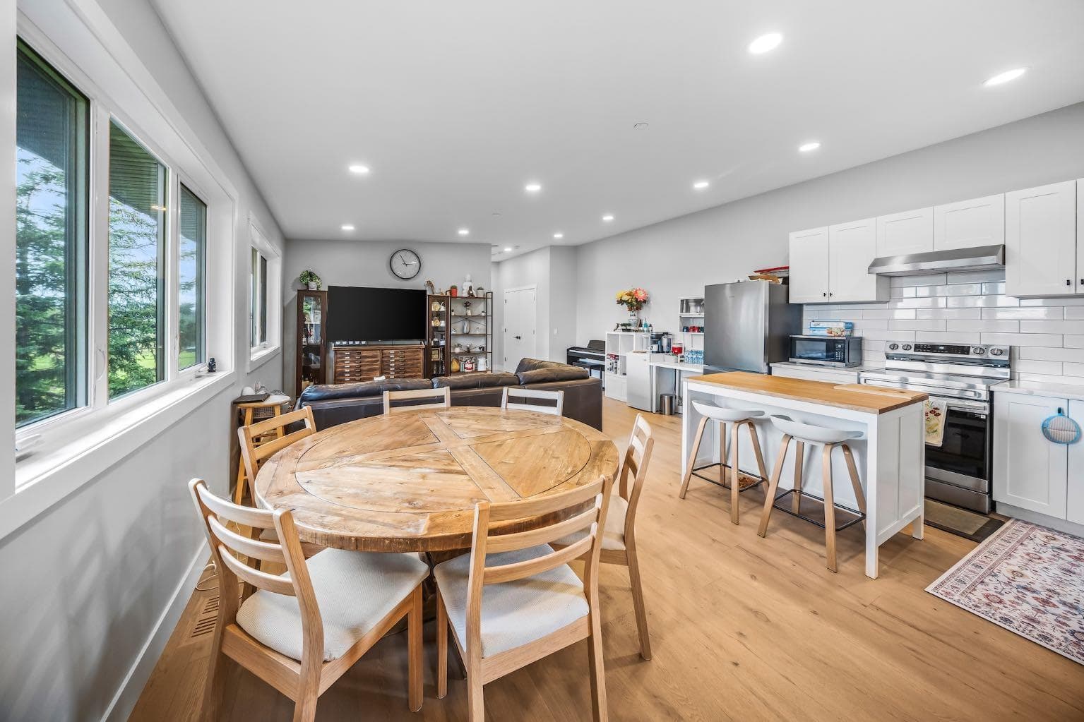 183 Pinebrook Way SW
