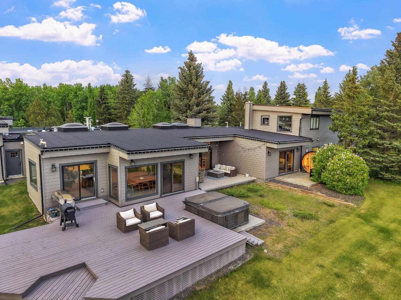 183 Pinebrook Way SW