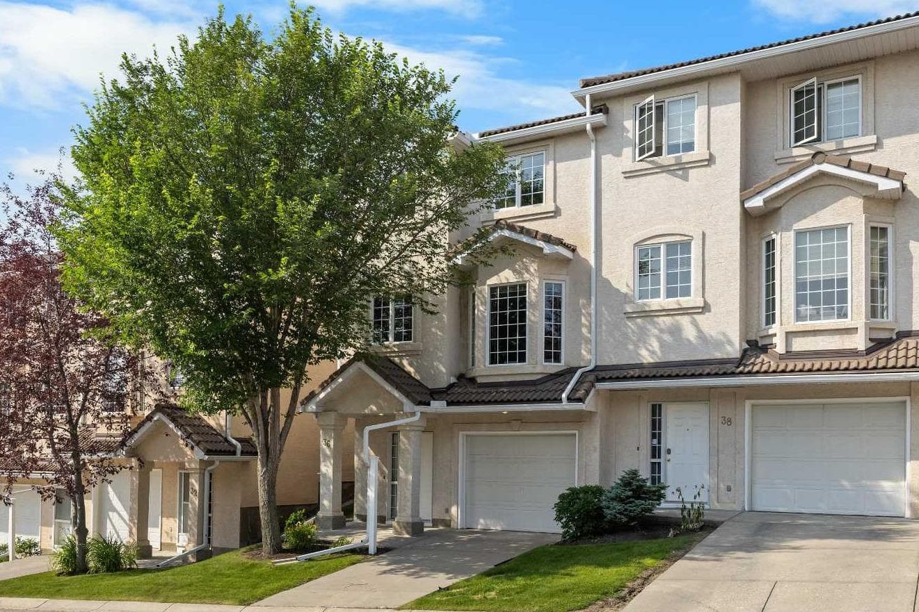 36 Hamptons Link NW