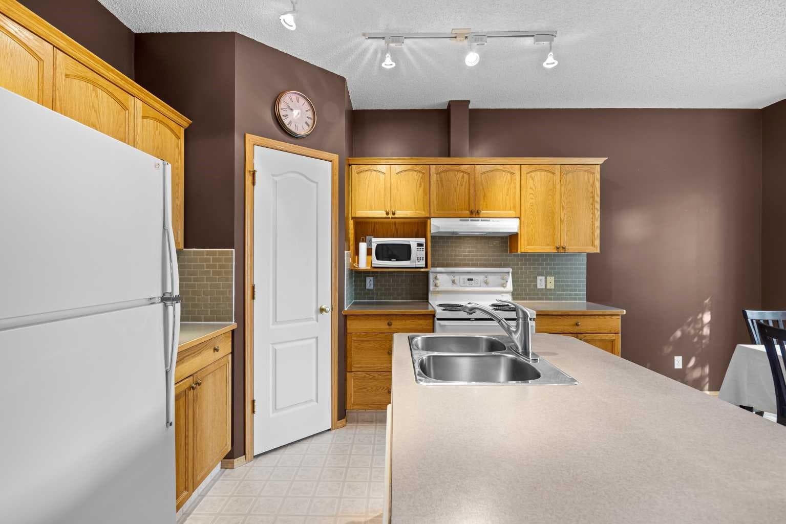 36 Hamptons Link NW