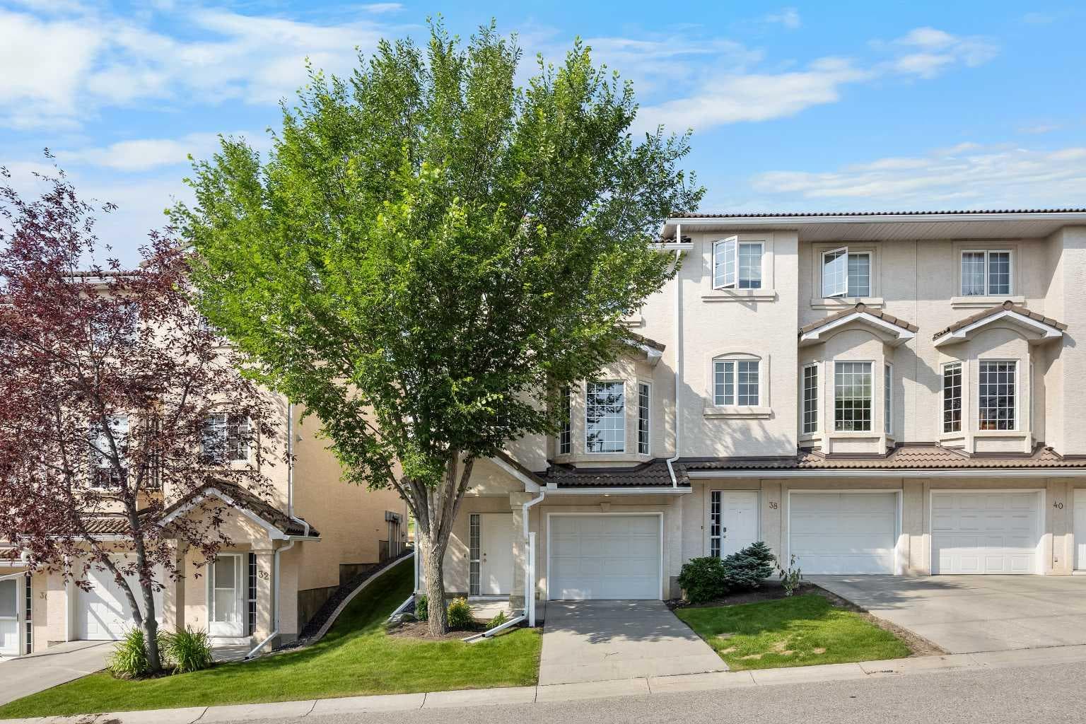 36 Hamptons Link NW