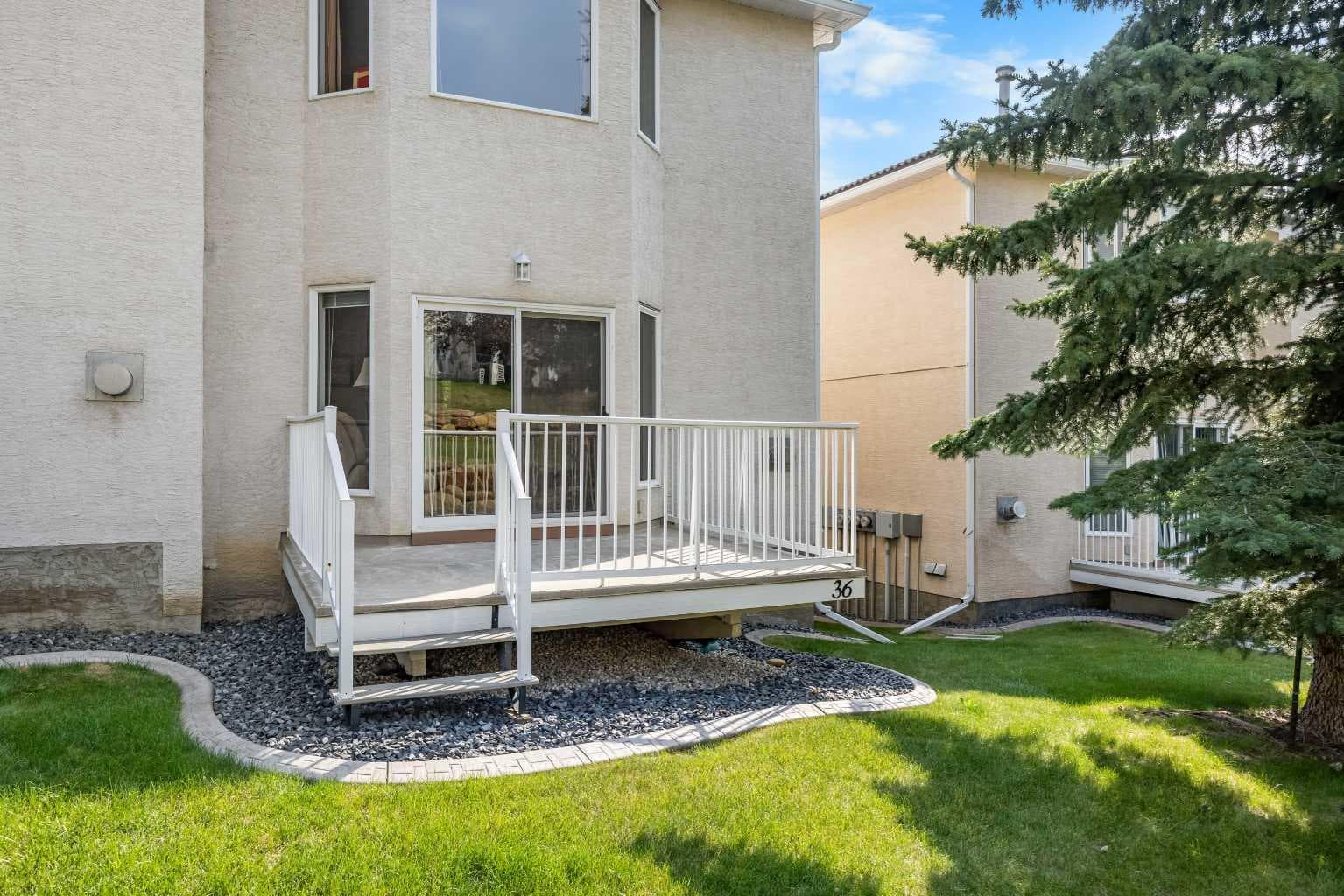 36 Hamptons Link NW