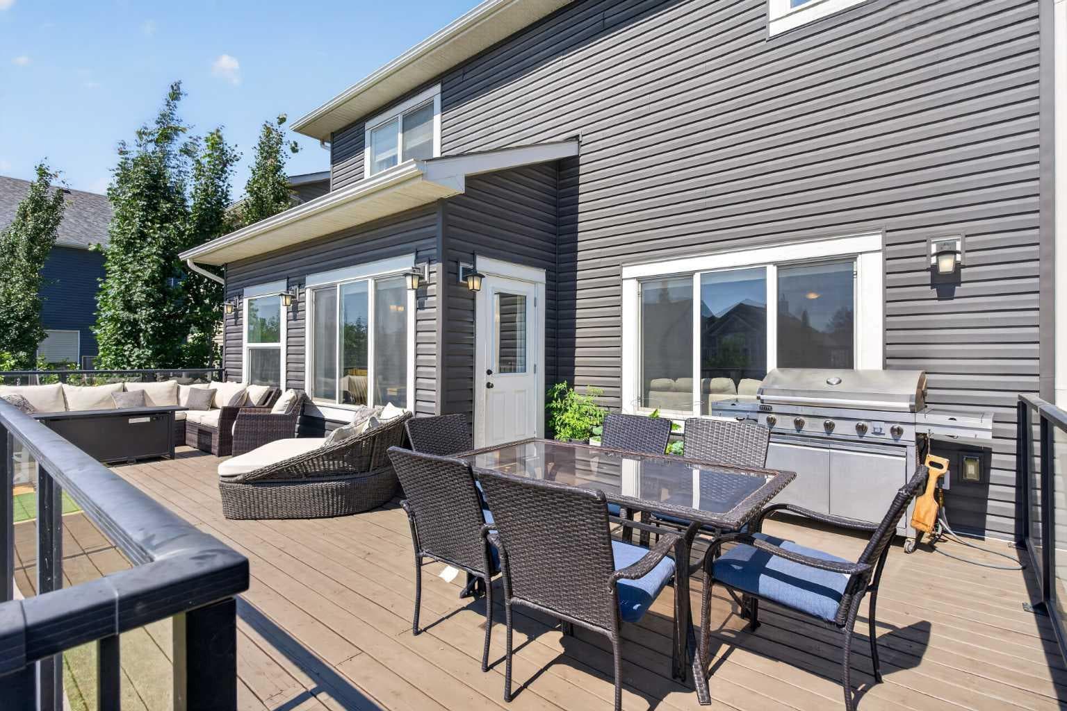 325 Bayside Crescent SW