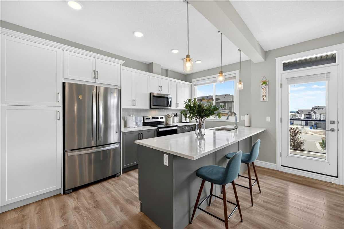 79, 230 Seton Passage SE
