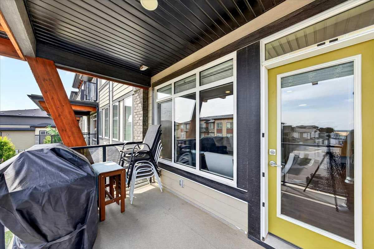 79, 230 Seton Passage SE