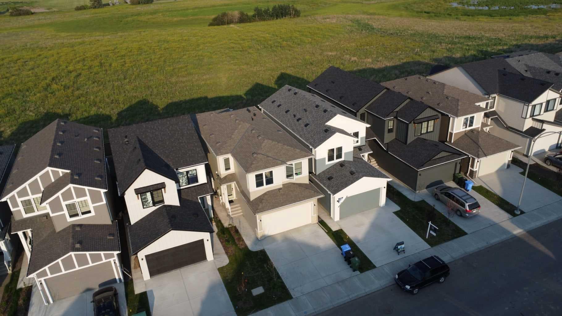 143 Belvedere Crescent SE
