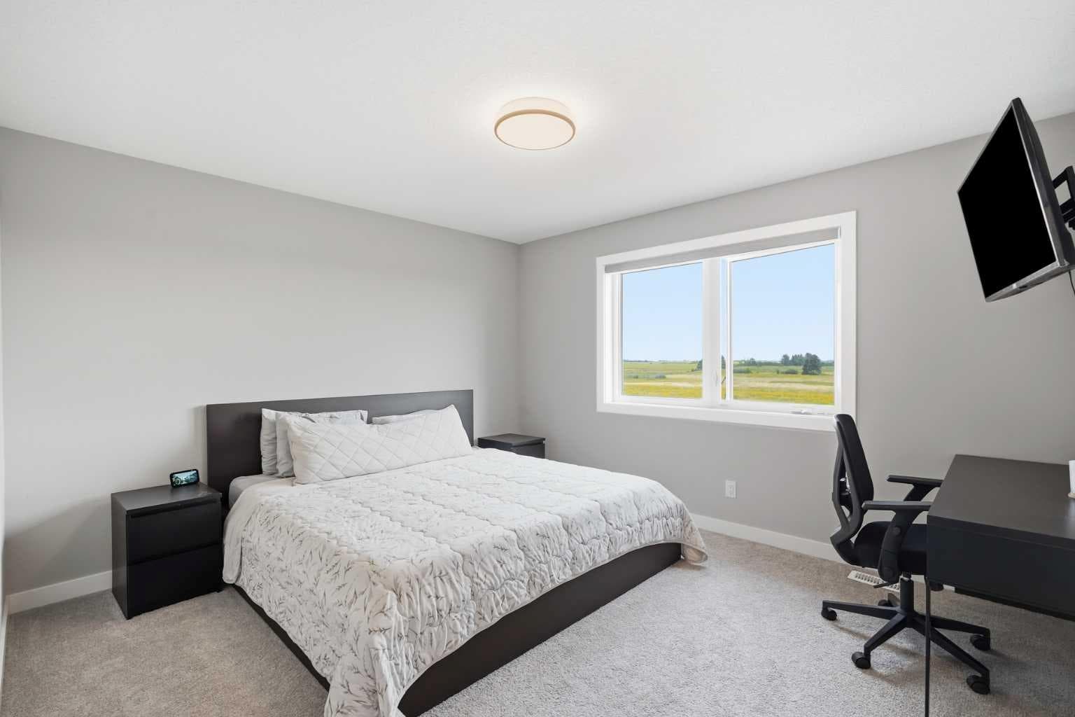 143 Belvedere Crescent SE