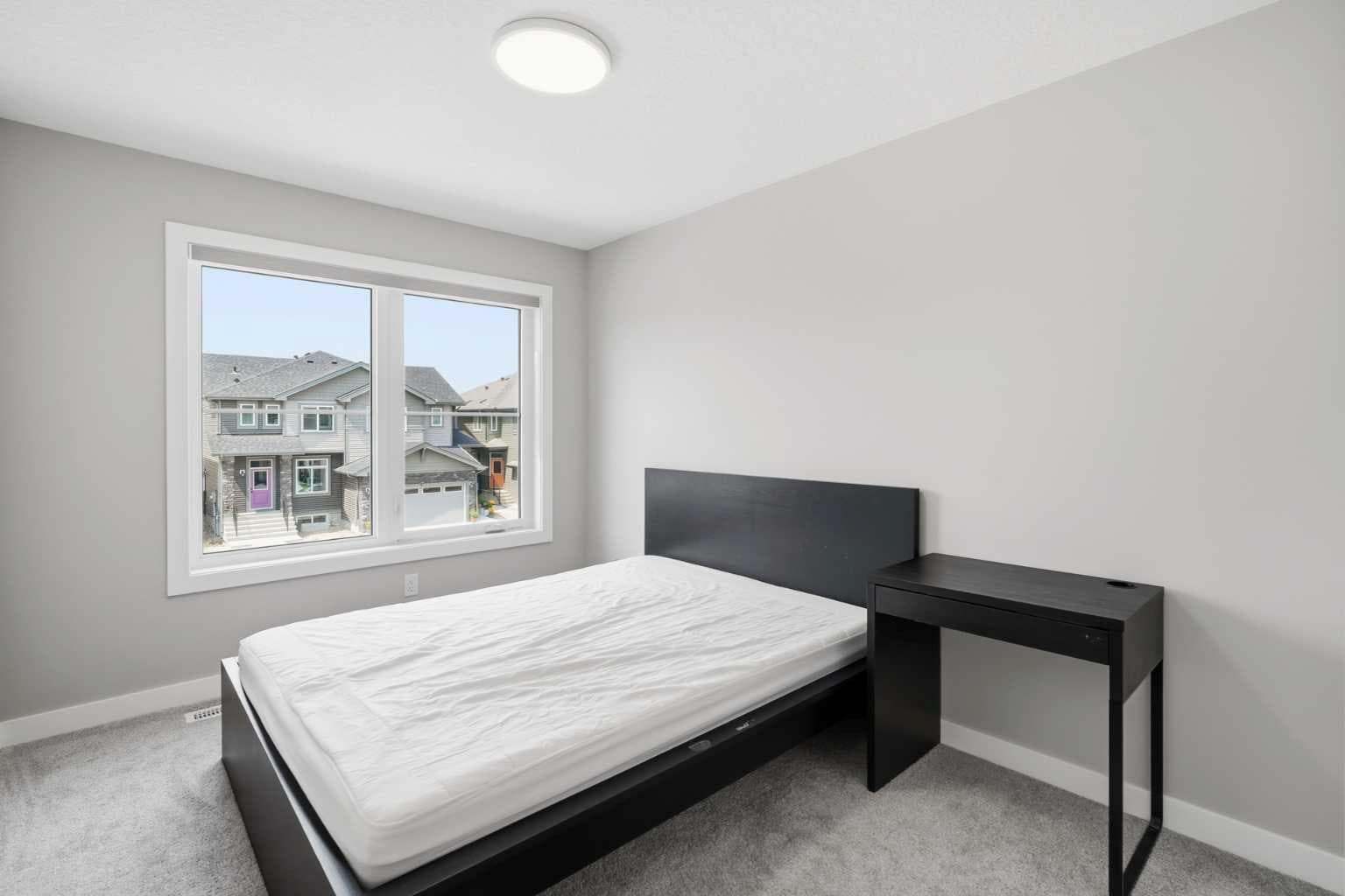 143 Belvedere Crescent SE