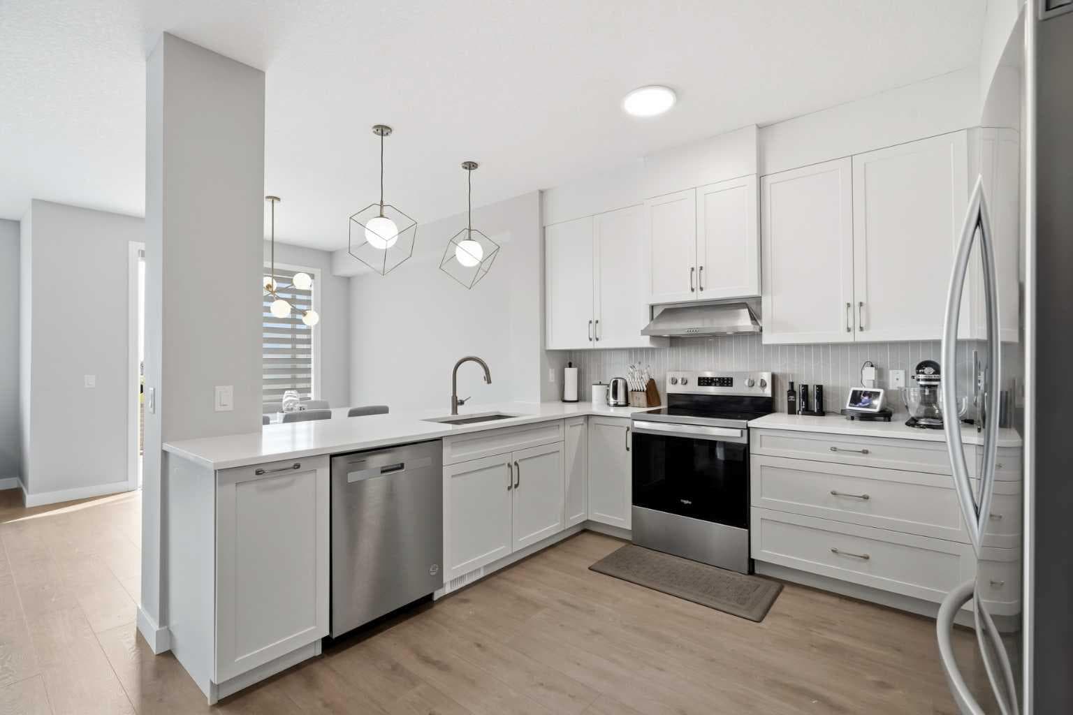 143 Belvedere Crescent SE