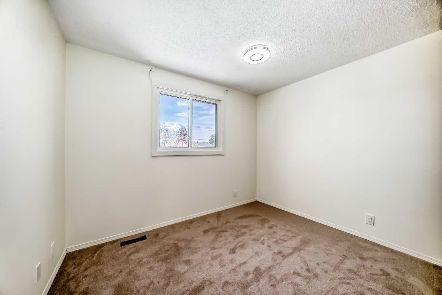 25 Erin Ridge Road SE