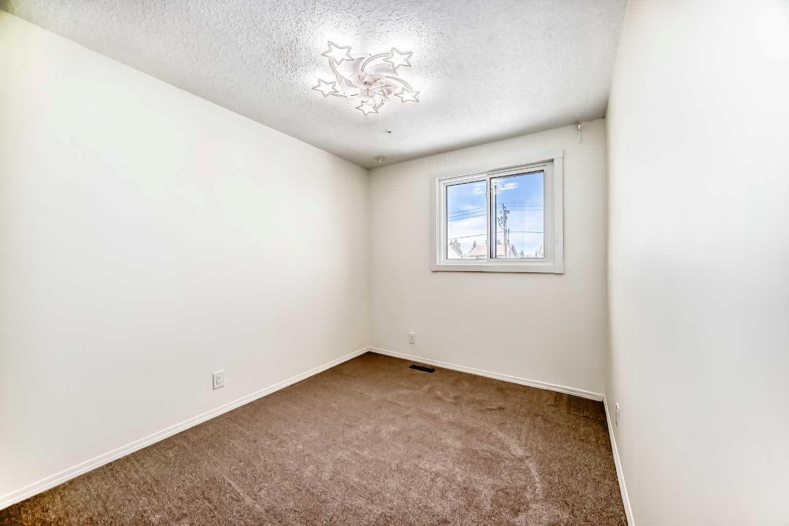25 Erin Ridge Road SE