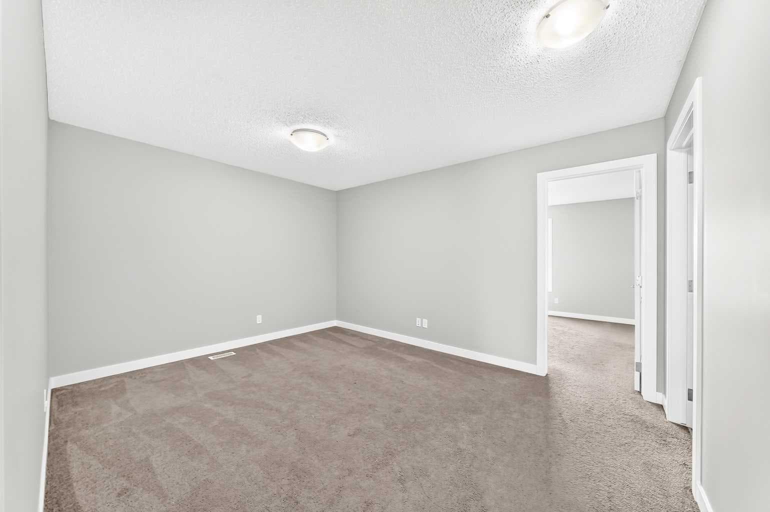 176 SAVANNA Lane NE