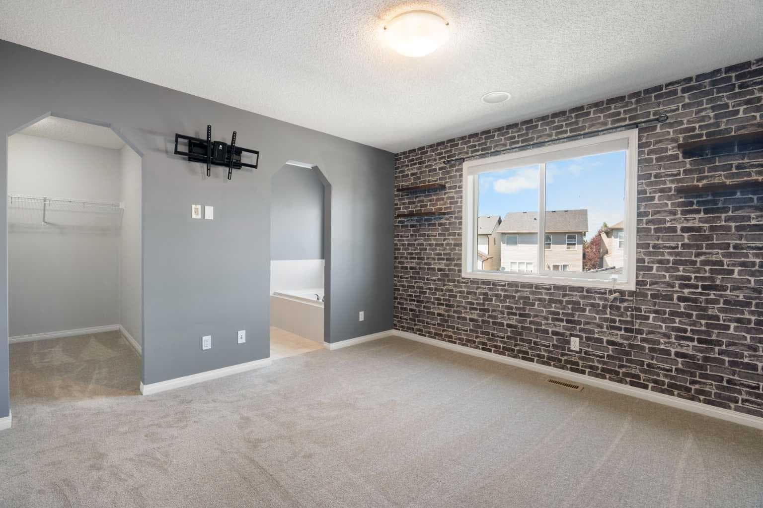 128 Silverado Way SW