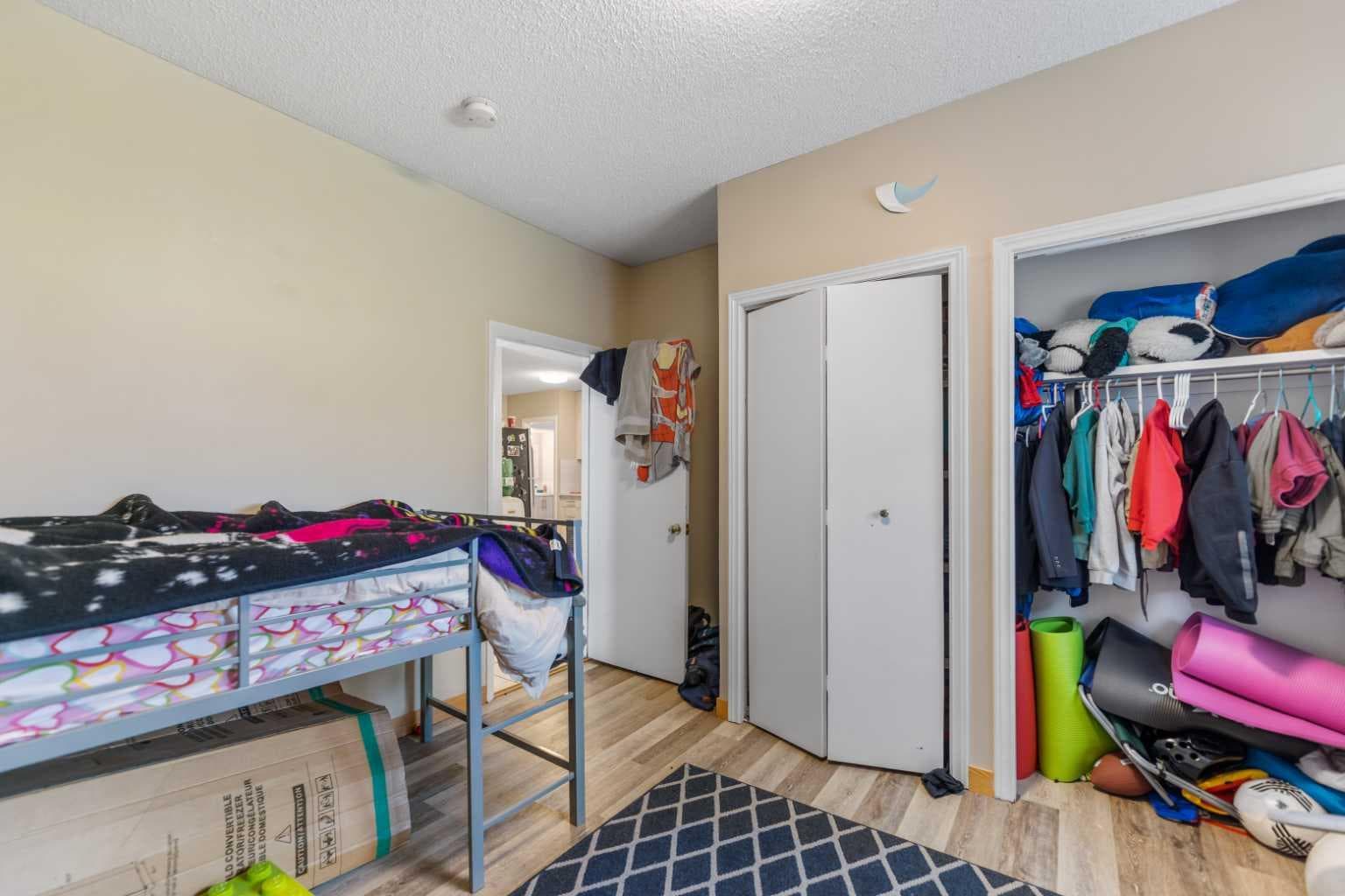 1407 28 Street SW