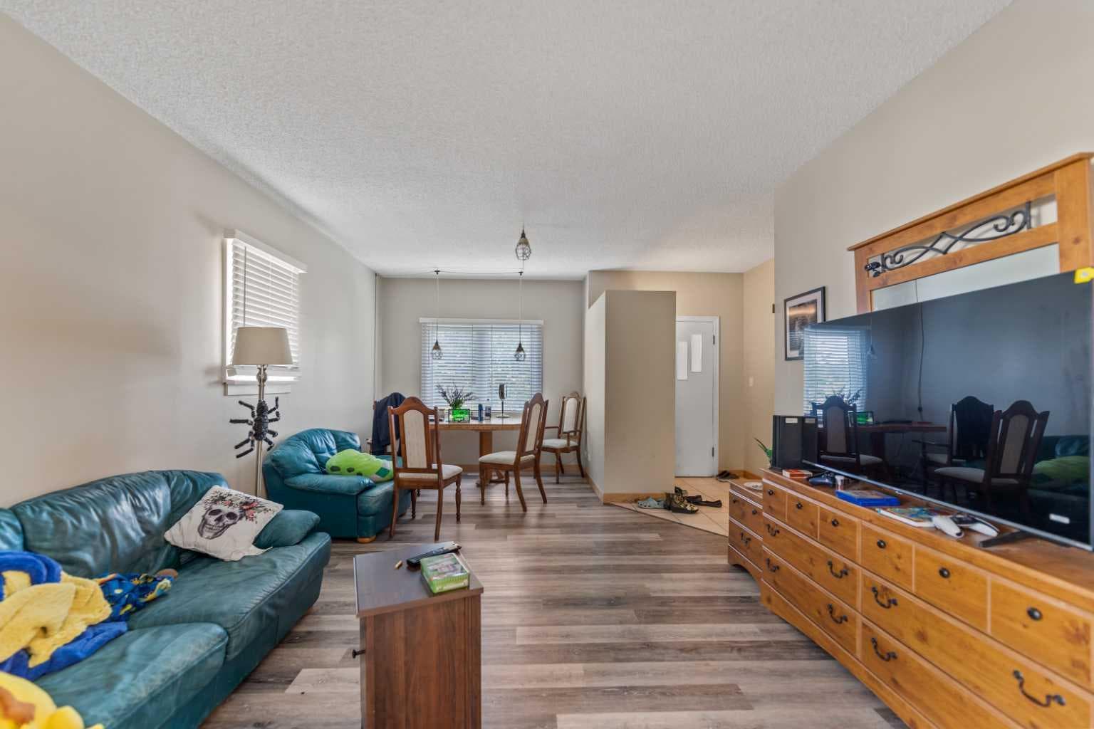 1407 28 Street SW