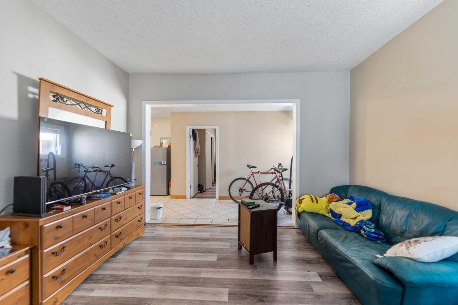 1407 28 Street SW
