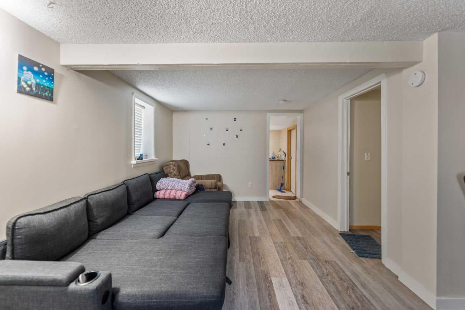 1407 28 Street SW