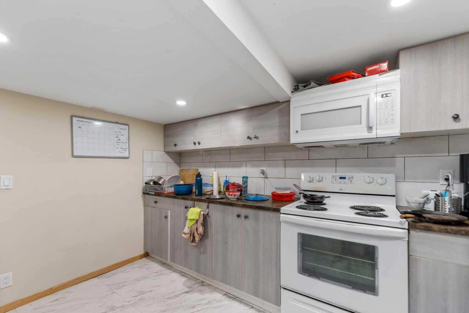 1407 28 Street SW