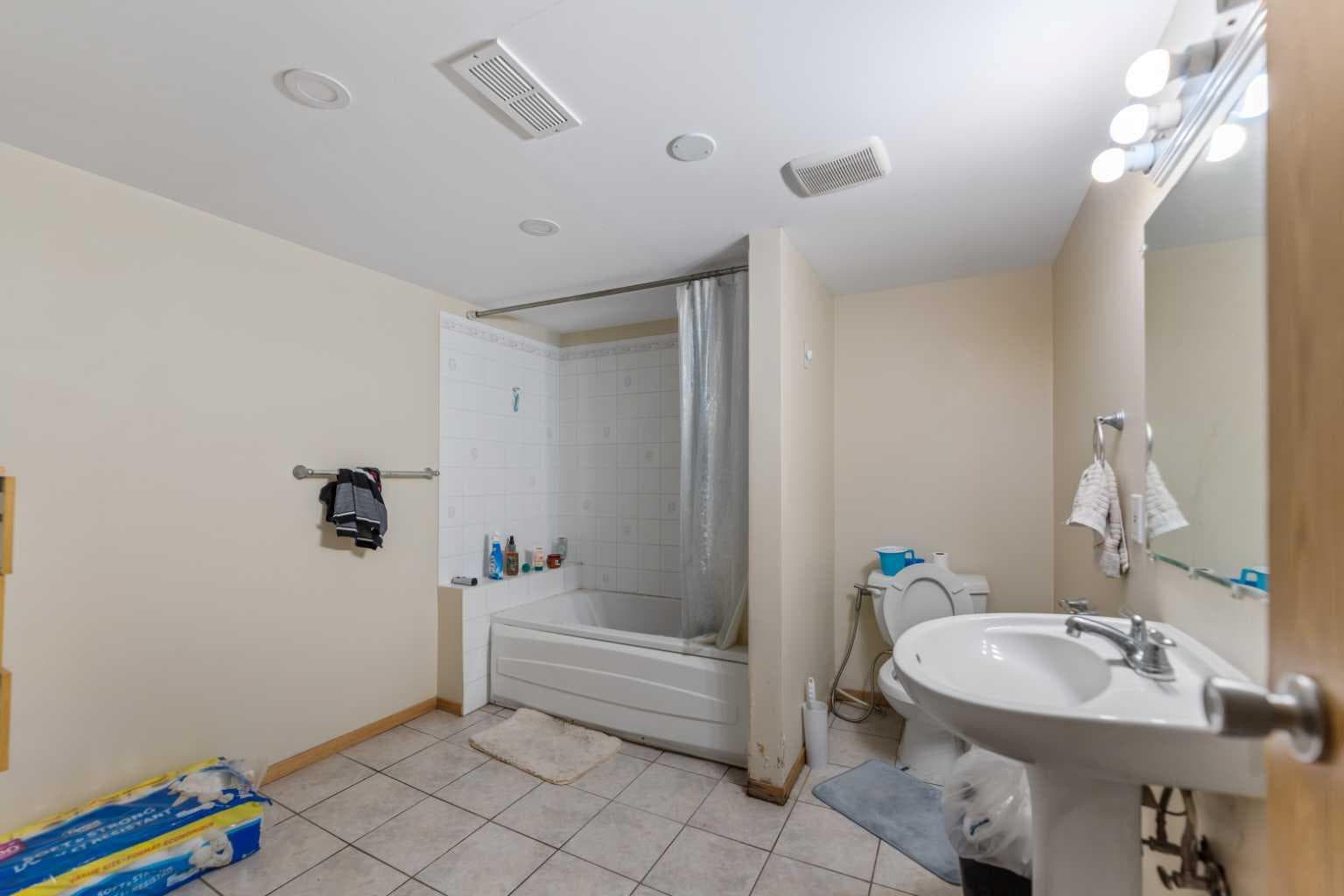 1407 28 Street SW