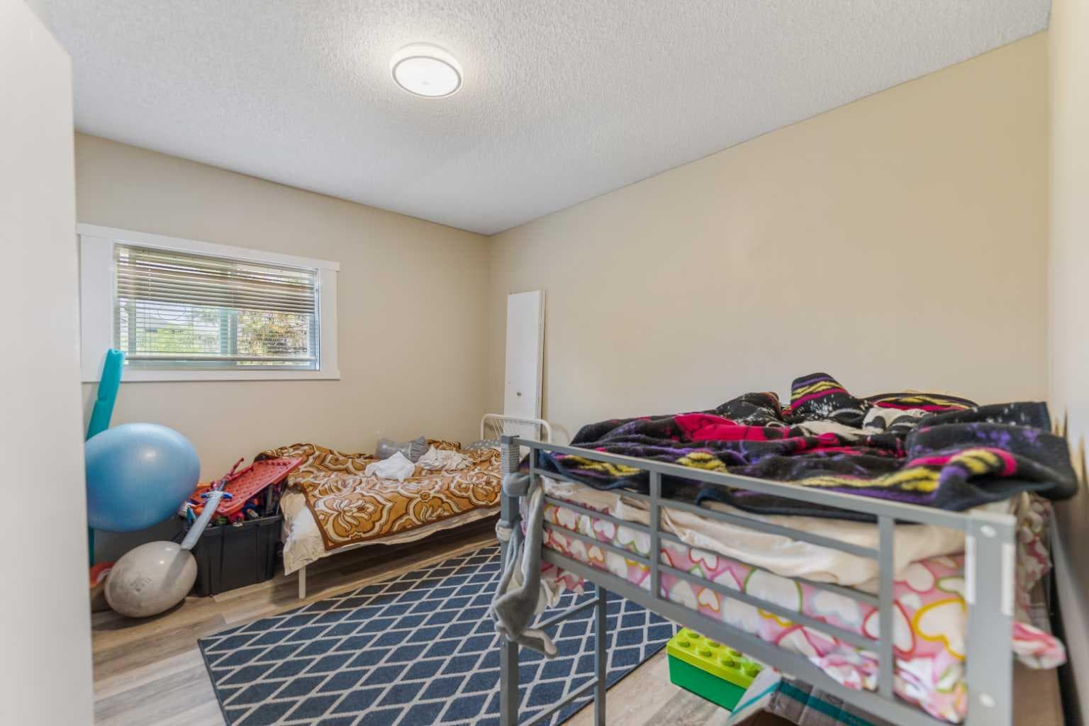 1407 28 Street SW