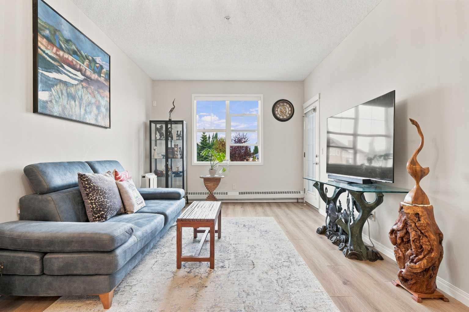 208, 25 Prestwick Drive SE