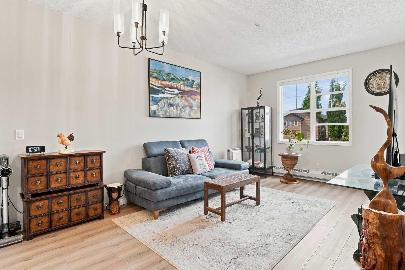 208, 25 Prestwick Drive SE