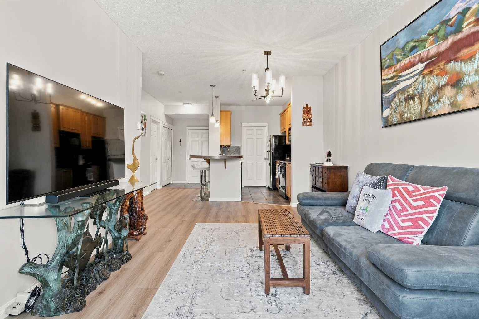 208, 25 Prestwick Drive SE