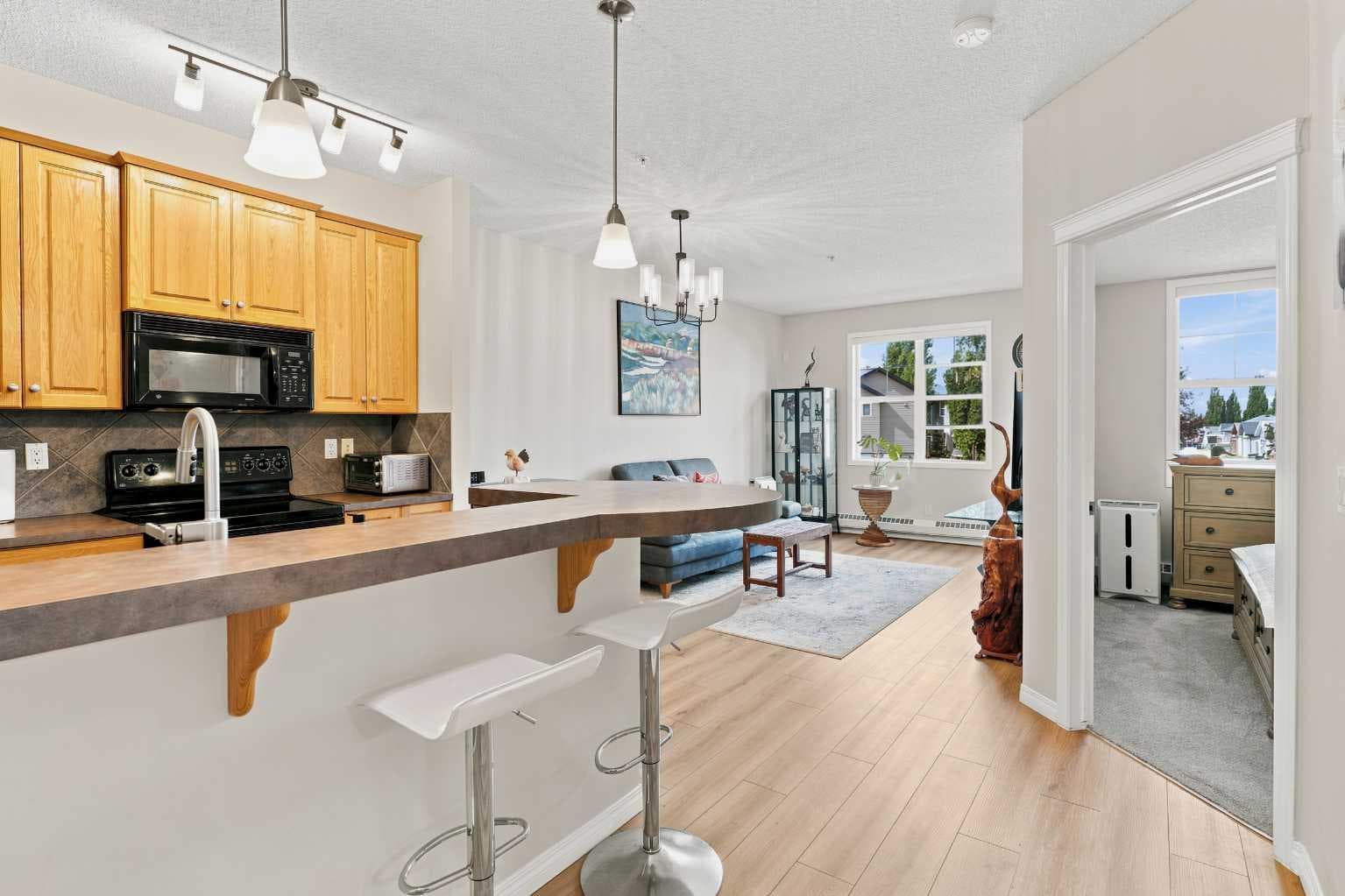 208, 25 Prestwick Drive SE