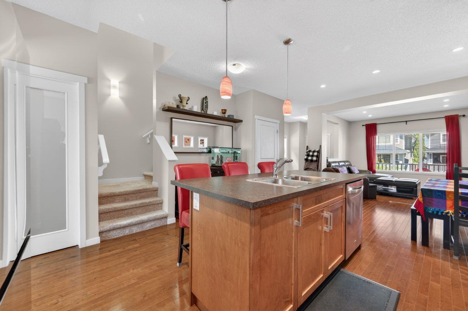 218 River Heights Green 