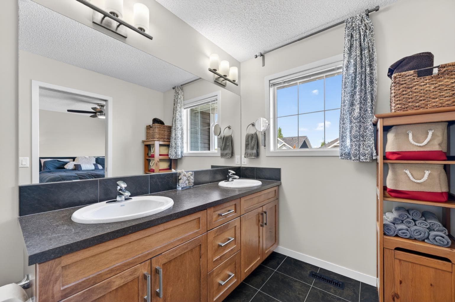 218 River Heights Green 