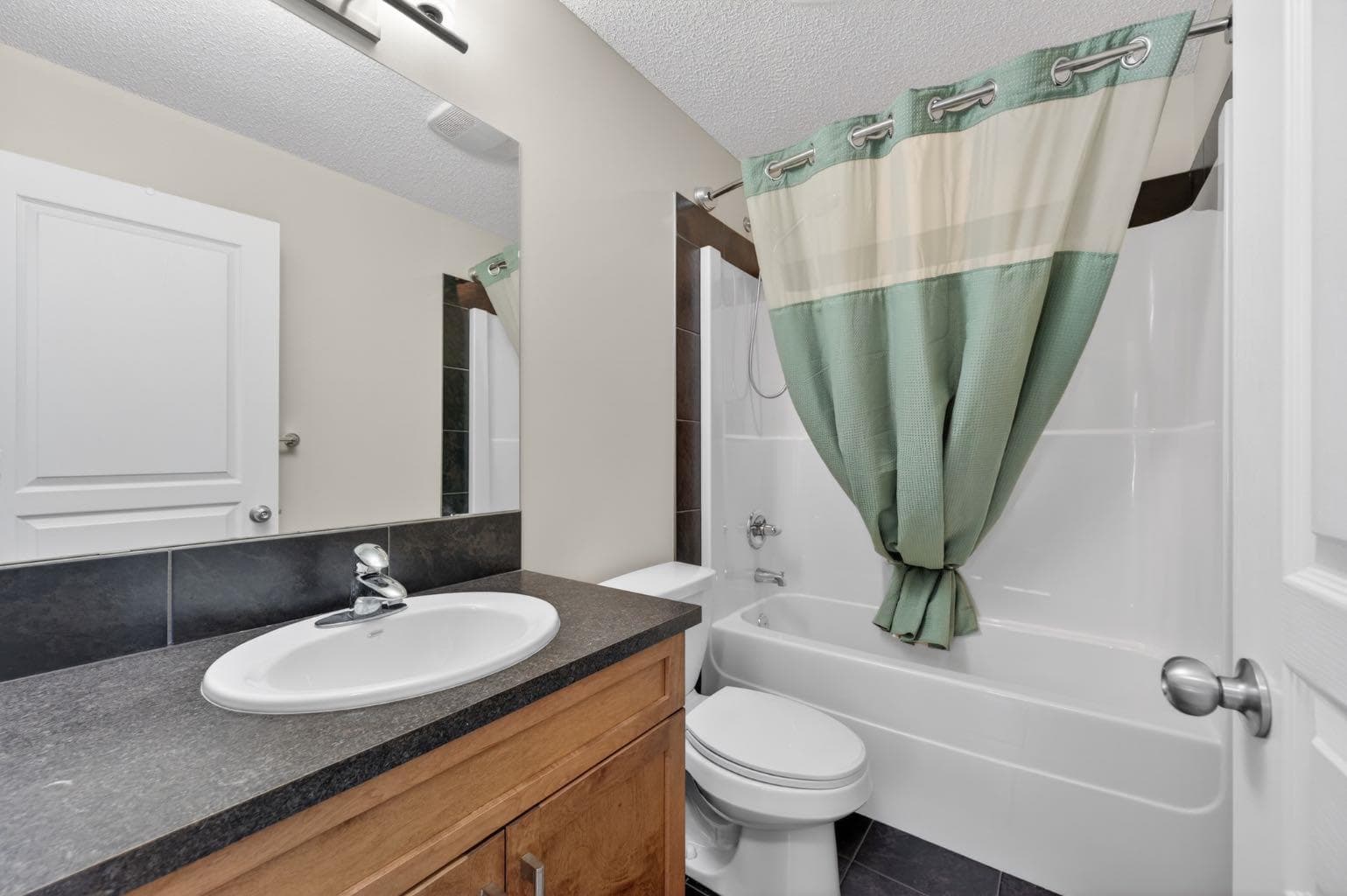 218 River Heights Green 