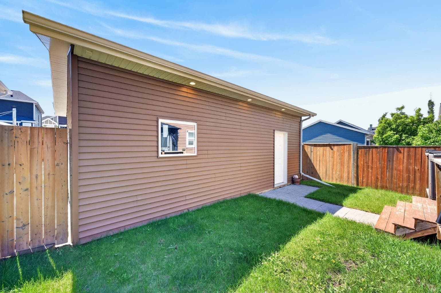 218 River Heights Green 
